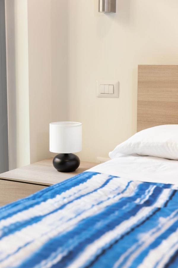 Monviso Bijou Exclusive Apartment Milan Bagian luar foto