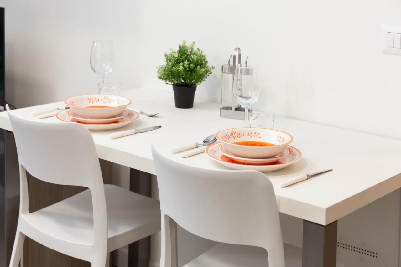 Monviso Bijou Exclusive Apartment Milan Bagian luar foto
