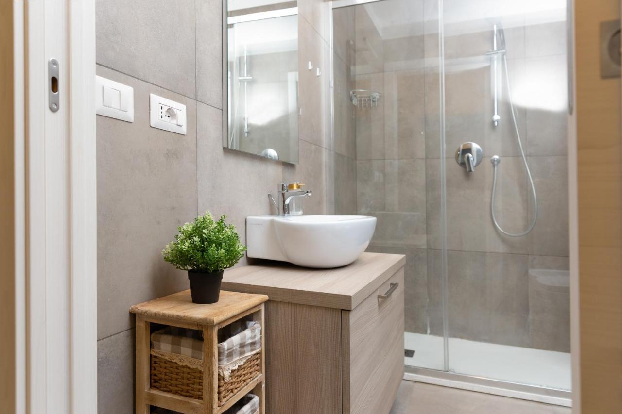 Monviso Bijou Exclusive Apartment Milan Bagian luar foto